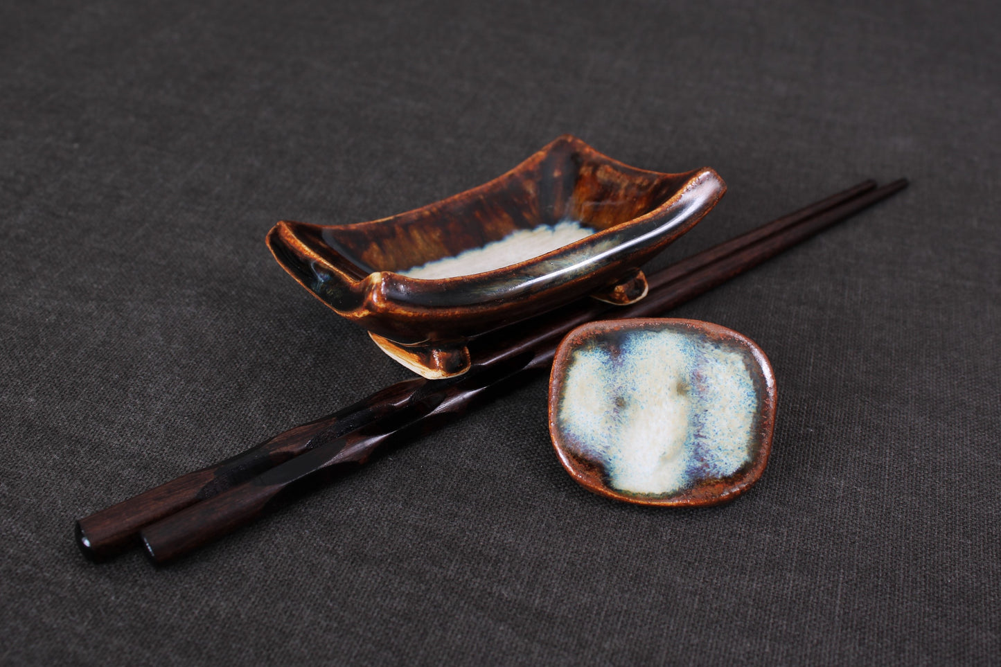 Sushi serving set with multi tone glaze top view