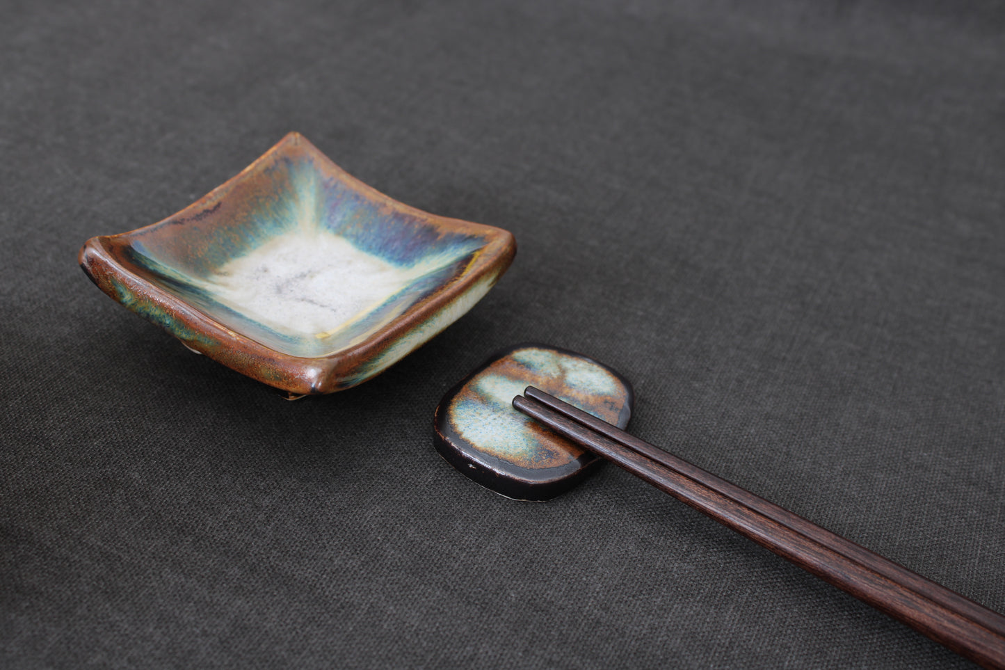 Sushi serving set with multi tone glaze top view